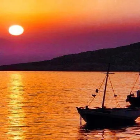 Lola Χάλκη
